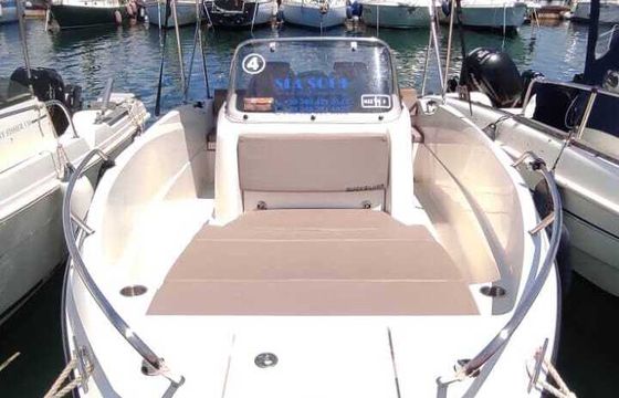 Motorboat Quicksilver Activ 555 Open 40hp