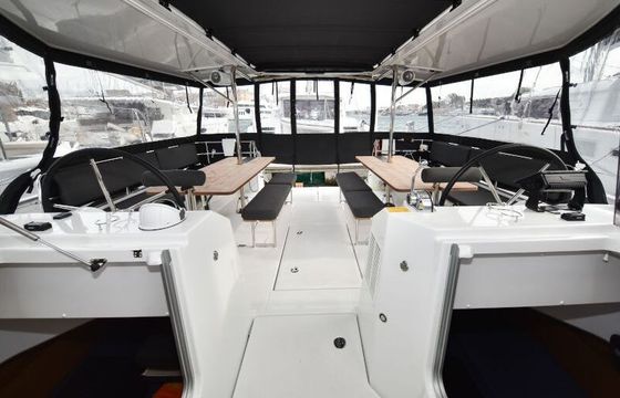 Sailboat Jeanneau Sunloft 47 16m