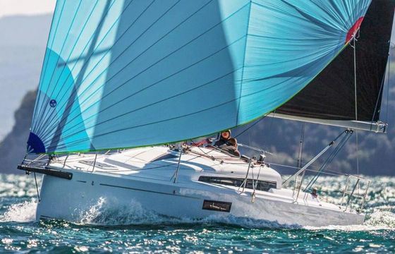Sailboat Beneteau First 30 10.33m