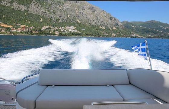Motor yacht Princess V40 760hp