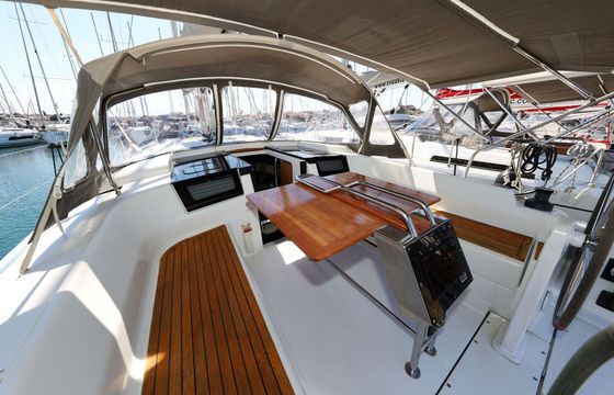 Sailboat Hanse Hanse 388 11.4m