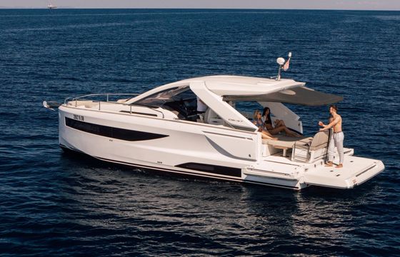 Motorboat Jeanneau DB/37 640hp