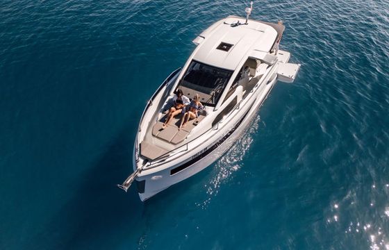 Motorboat Jeanneau DB/37 640hp