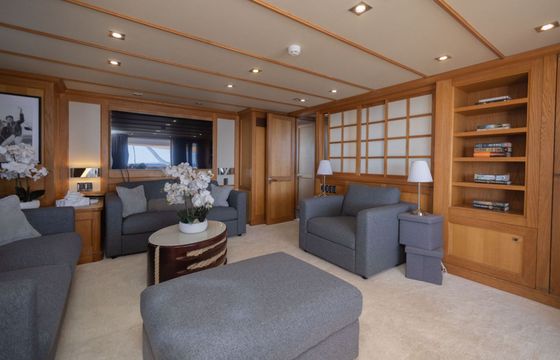 Motor yacht Cheoy Lee 35 2000hp