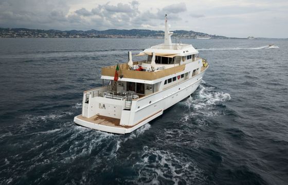 Motor yacht Cheoy Lee 35 2000hp