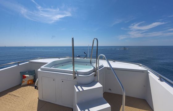 Motor yacht Cheoy Lee 35 2000hp
