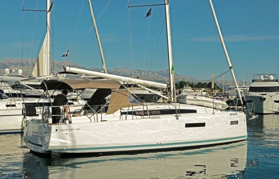 Sailboat Sun Odyssey 380 11m