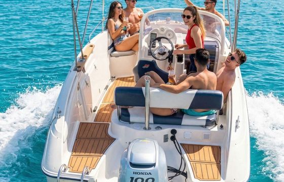 Motorboat Quicksilver 600 Commander 100hp