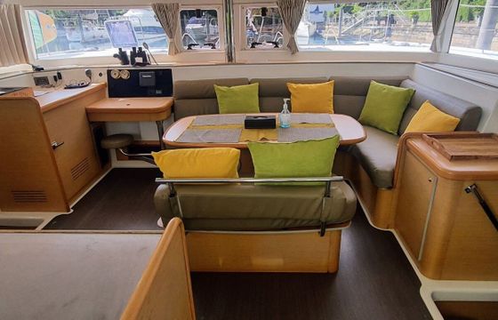 Catamaran LAGOON 421 12.61m