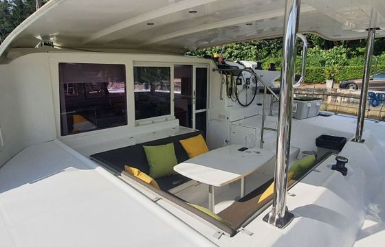 Catamaran LAGOON 421 12.61m