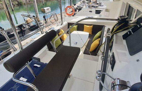 Catamaran LAGOON 421 12.61m