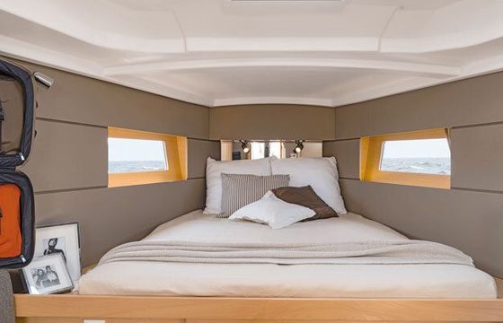 Sailboat BENETEAU OCEANIS 38.1 11.5m