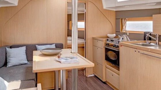 Sailboat BENETEAU OCEANIS 38.1 11.5m