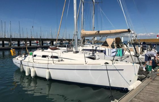 Sailboat Elan 31 9.4m