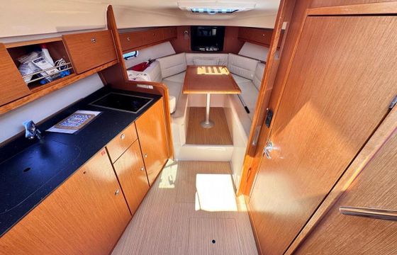 Motorboat Bavaria Bavaria 28 Sport 390hp