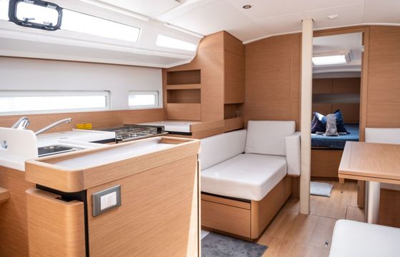 Sailboat Jeanneau Sun Odyssey 410 12m