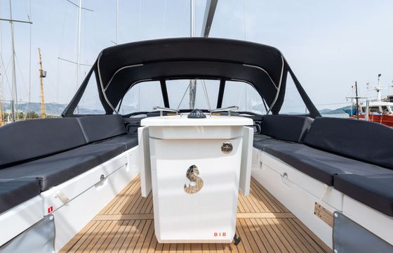 Sailboat Beneteau Oceanis 51.1 15.94m