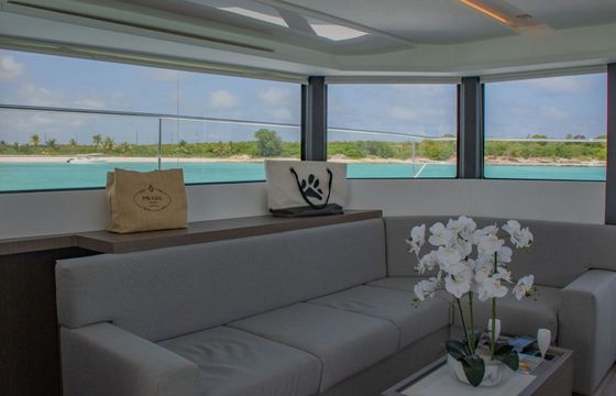Motorboat Robertson &amp; Caine Leopard 53ft 740hp