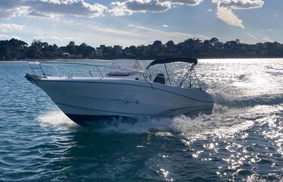 Motorboat Jeanneau Superbe Cap Camarat 7.5 Open 225hp