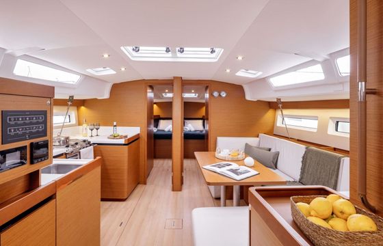 Sailboat Jeanneau Sun Odyssey 490 14.42m