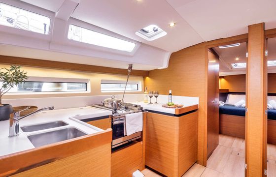 Sailboat Jeanneau Sun Odyssey 490 14.42m