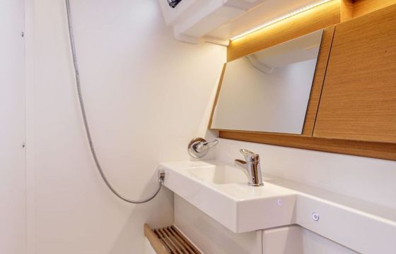 Sailboat Jeanneau Sun Odyssey 490 14.42m