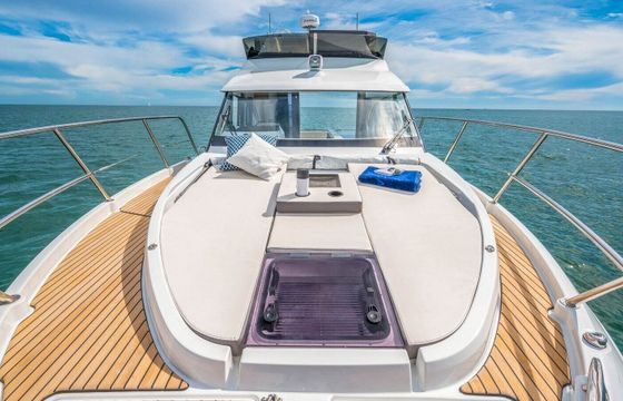 Motorboat Beneteau Antares 11 Fly 600hp