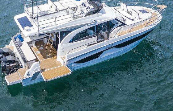Motorboat Beneteau Antares 11 Fly 600hp