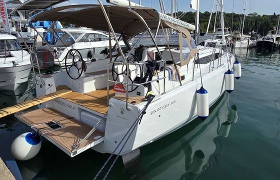 Sailboat Jeanneau Sun Odyssey 380 11m