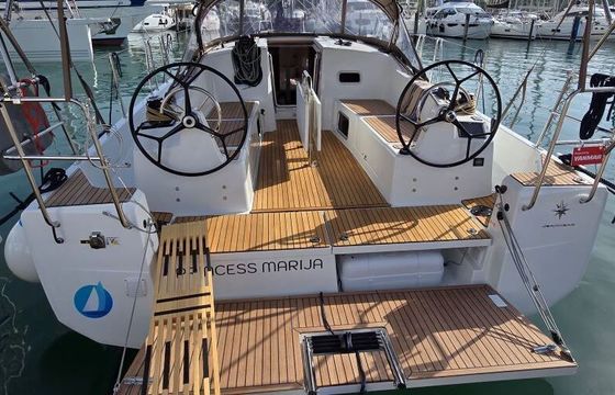 Sailboat Jeanneau Sun Odyssey 380 11m