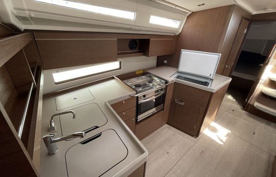 Sailboat BENETEAU Oceanis 40.1 12.2m