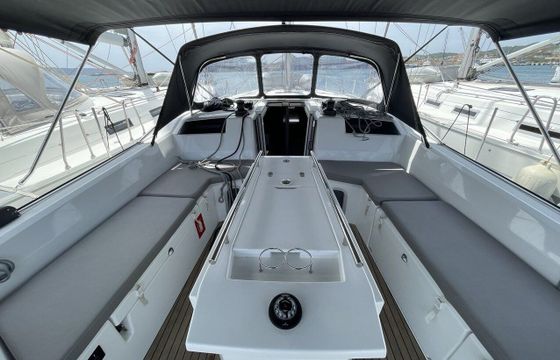 Sailboat BENETEAU Oceanis 40.1 12.2m