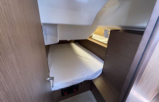 Sailboat BENETEAU Oceanis 40.1 12.2m