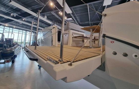 Motorboat Beneteau Flyer 9 500hp