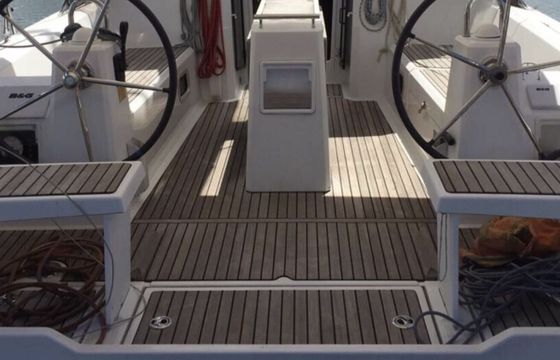 Sailboat Beneteau Oceanis 38 11m