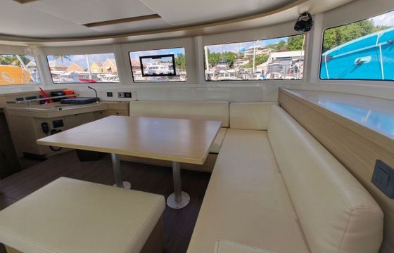 Catamaran Lagoon-Bénéteau Lagoon 46 - 4 + 2 cab. 13m