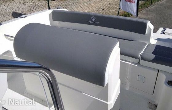 Motorboat PACIFIC CRAFT OPEN 670 200CV YAMAHA 200hp