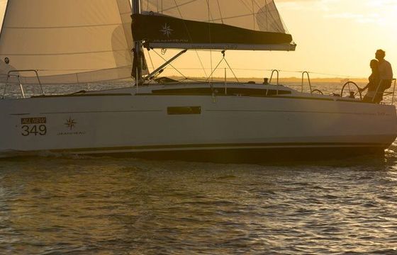 Sailboat Sun Odyssey 349 10m