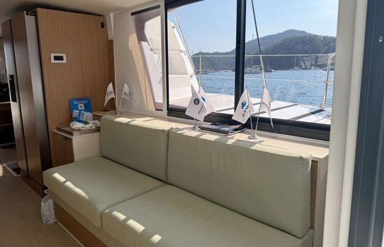 Catamaran Catana Group Bali 4.6 - 5 + 1 cab. 14m