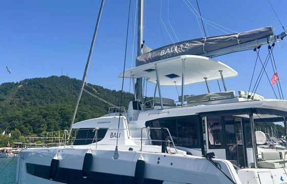 Catamaran Catana Group Bali 4.6 - 5 + 1 cab. 14m