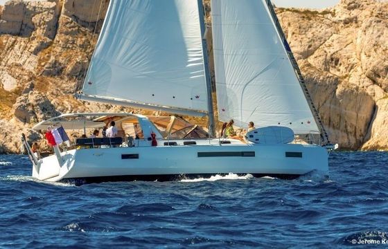 Sailboat Jeanneau Sun Loft 47 monocat 14m