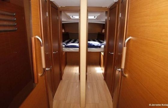 Sailboat Jeanneau Sun Loft 47 monocat 14m