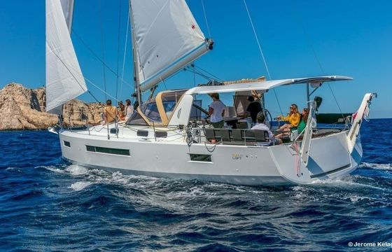 Sailboat Jeanneau Sun Loft 47 monocat 14m