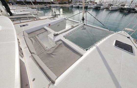 Catamaran Lagoon-Bénéteau Lagoon 450 F - 4 + 2 cab. 13m