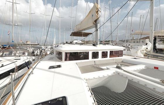 Catamaran Lagoon-Bénéteau Lagoon 450 F - 4 + 2 cab. 13m