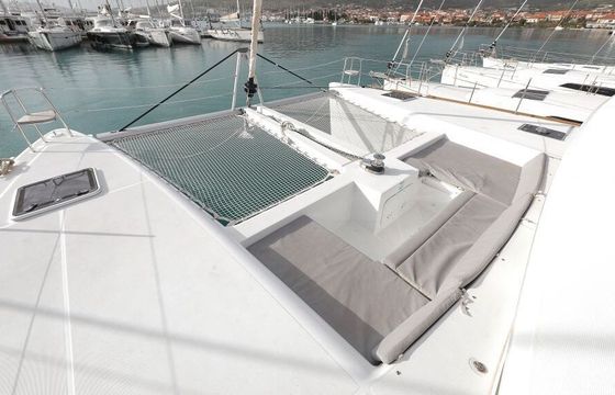 Catamaran Lagoon-Bénéteau Lagoon 450 F - 4 + 2 cab. 13m