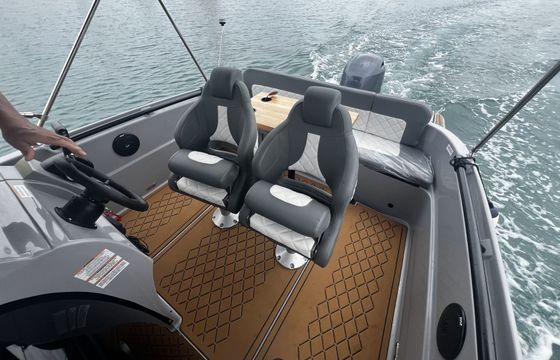 Motorboat Aqua 24 S7 130hp