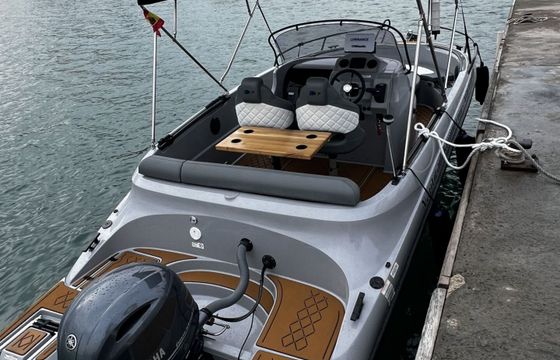 Motorboat Aqua 24 S7 130hp