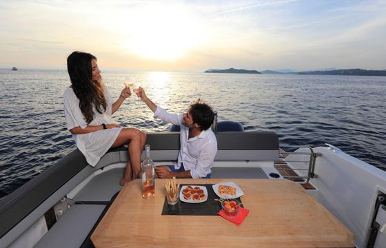 Motorboat Jeanneau CAP CAMARAT 9.0 WA 500hp