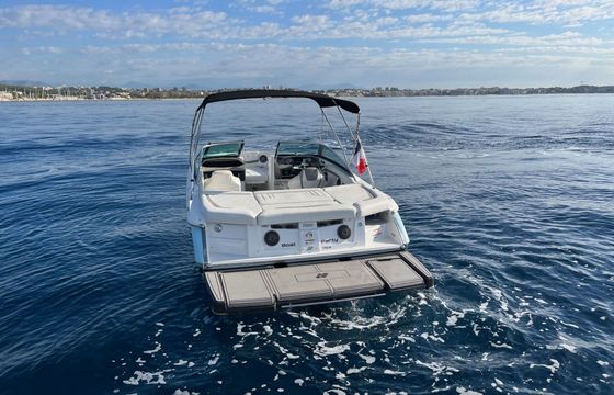 Motorboat Four Winns H210 280hp